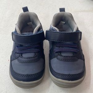 Stride Rite sz 5 wide